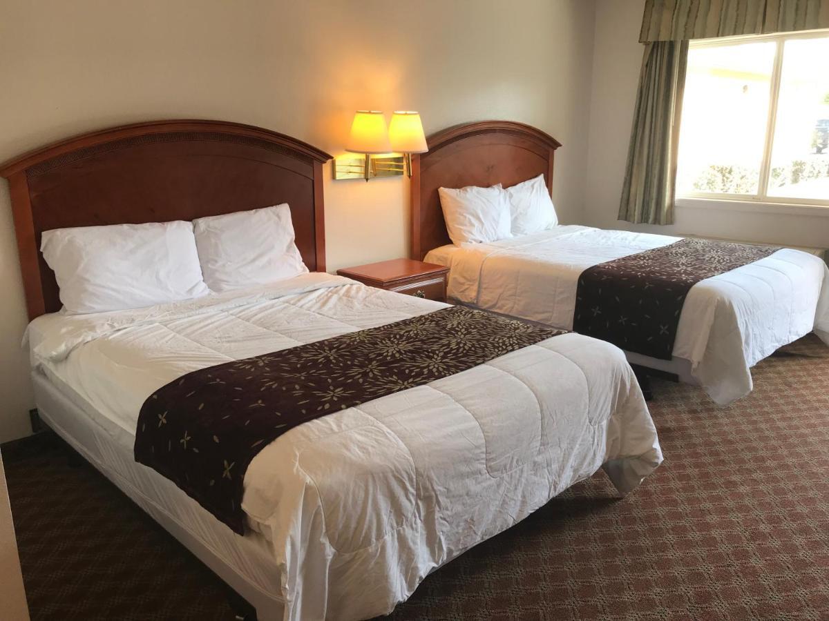 Woodburn Inn Kültér fotó