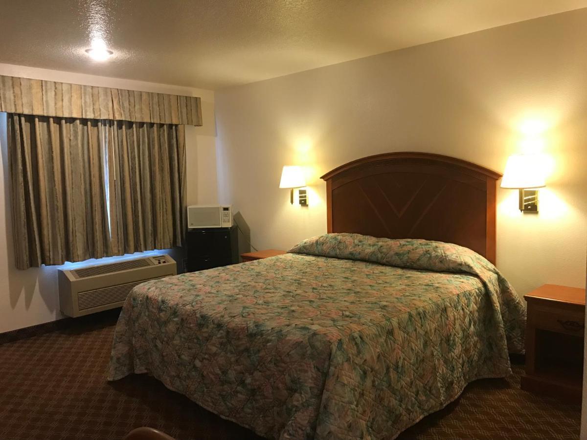 Woodburn Inn Kültér fotó