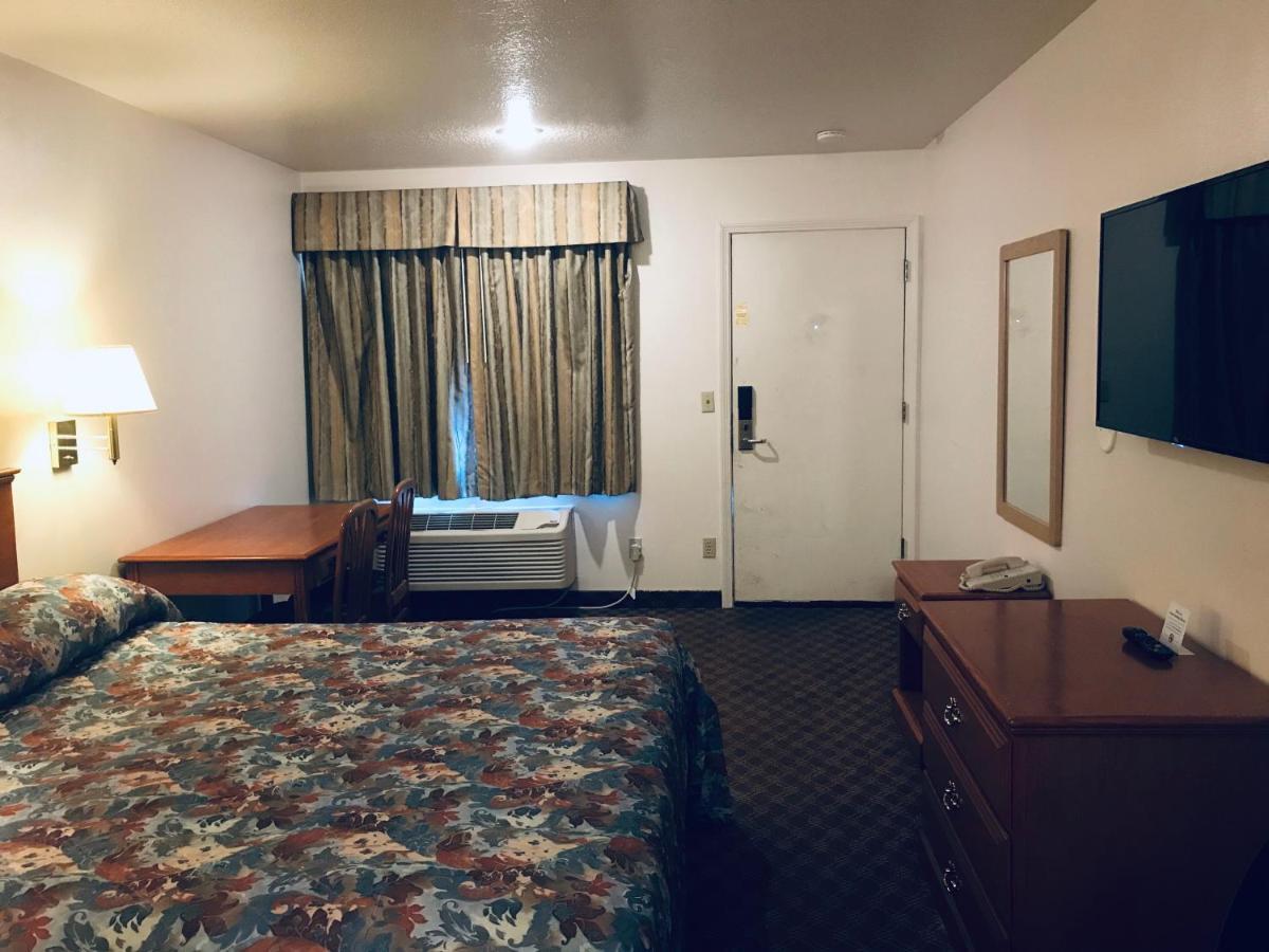 Woodburn Inn Kültér fotó